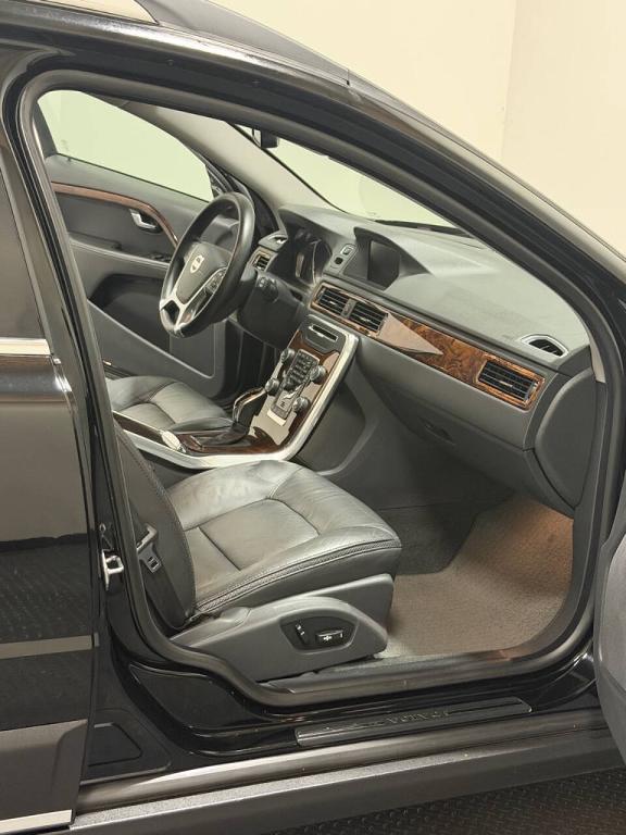 used 2014 Volvo XC70 car, priced at $12,999