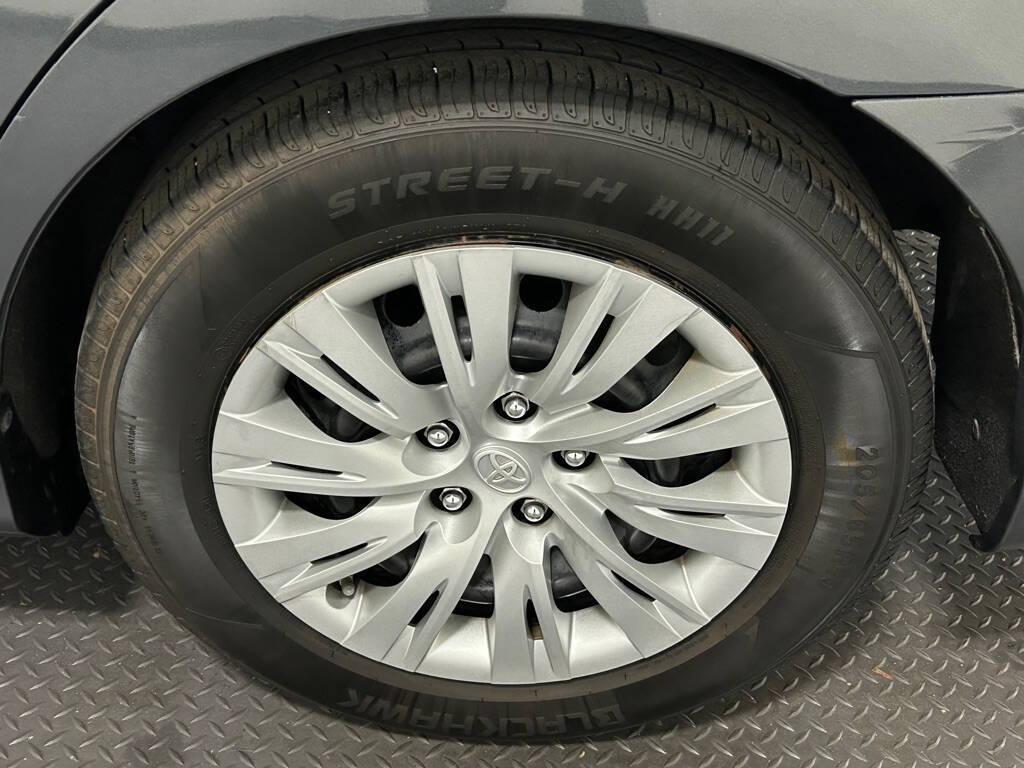 used 2013 Toyota Camry Hybrid car, priced at $8,999