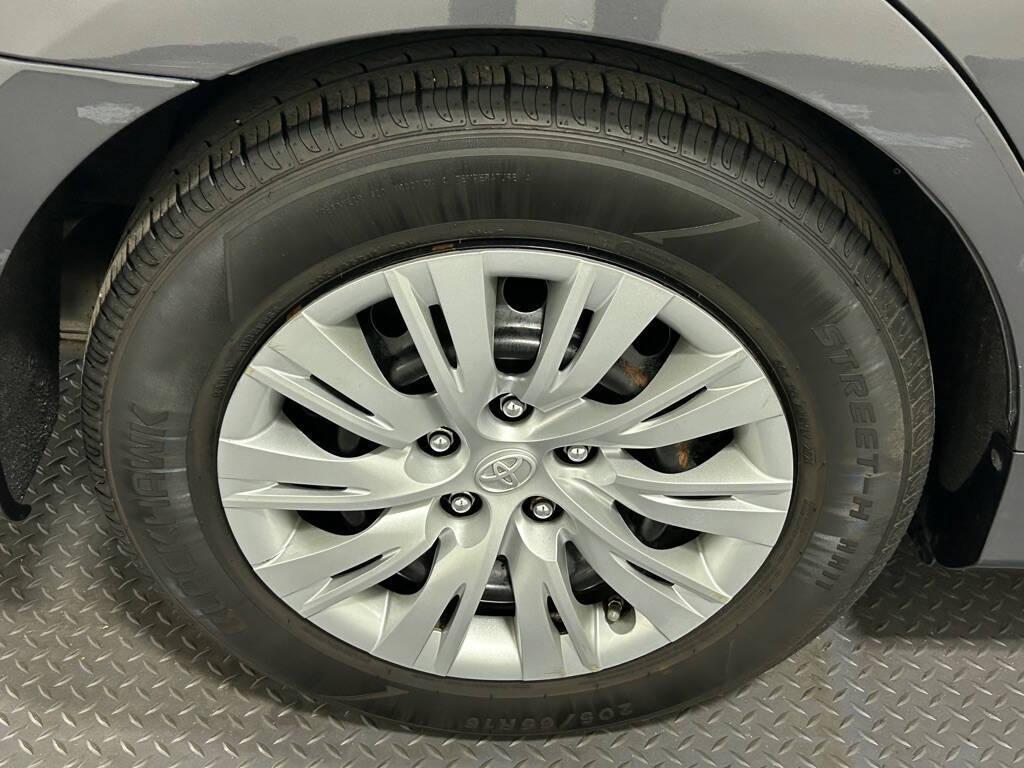 used 2013 Toyota Camry Hybrid car, priced at $8,999