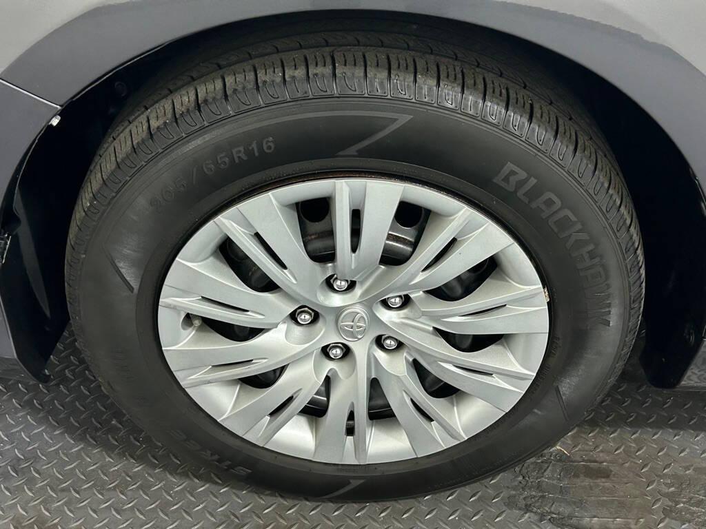 used 2013 Toyota Camry Hybrid car, priced at $8,999