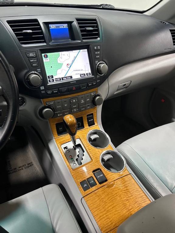 used 2010 Toyota Highlander Hybrid car, priced at $9,499