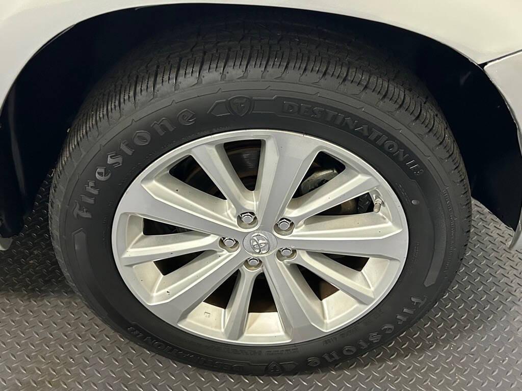 used 2010 Toyota Highlander Hybrid car, priced at $9,499