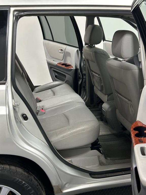 used 2006 Toyota Highlander Hybrid car, priced at $7,999