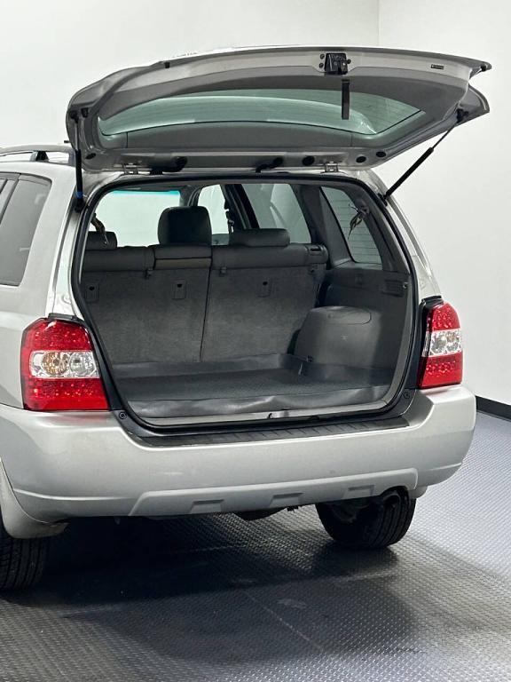 used 2006 Toyota Highlander Hybrid car, priced at $7,999