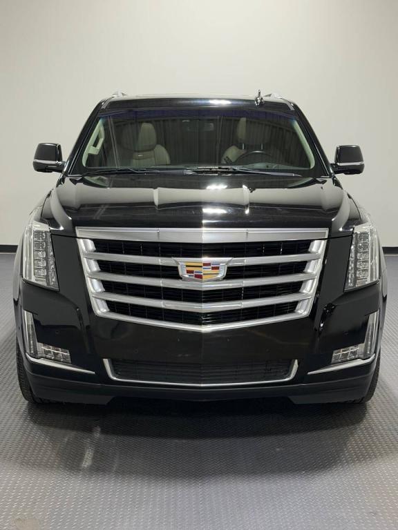 used 2019 Cadillac Escalade ESV car, priced at $22,999