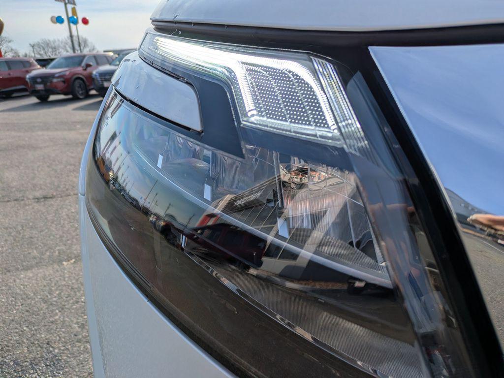 new 2025 Nissan Pathfinder car, priced at $33,632