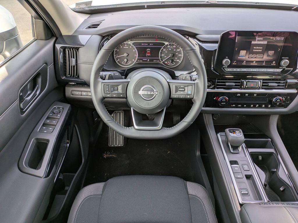 new 2025 Nissan Pathfinder car, priced at $33,632