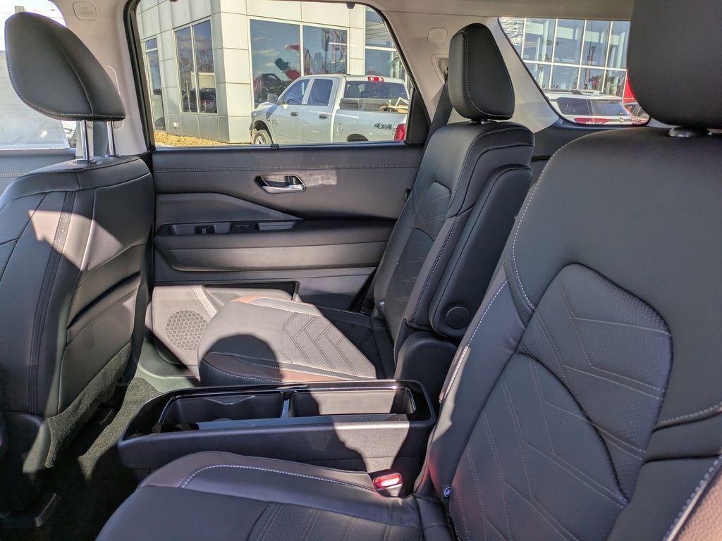 new 2025 Nissan Pathfinder car, priced at $42,355