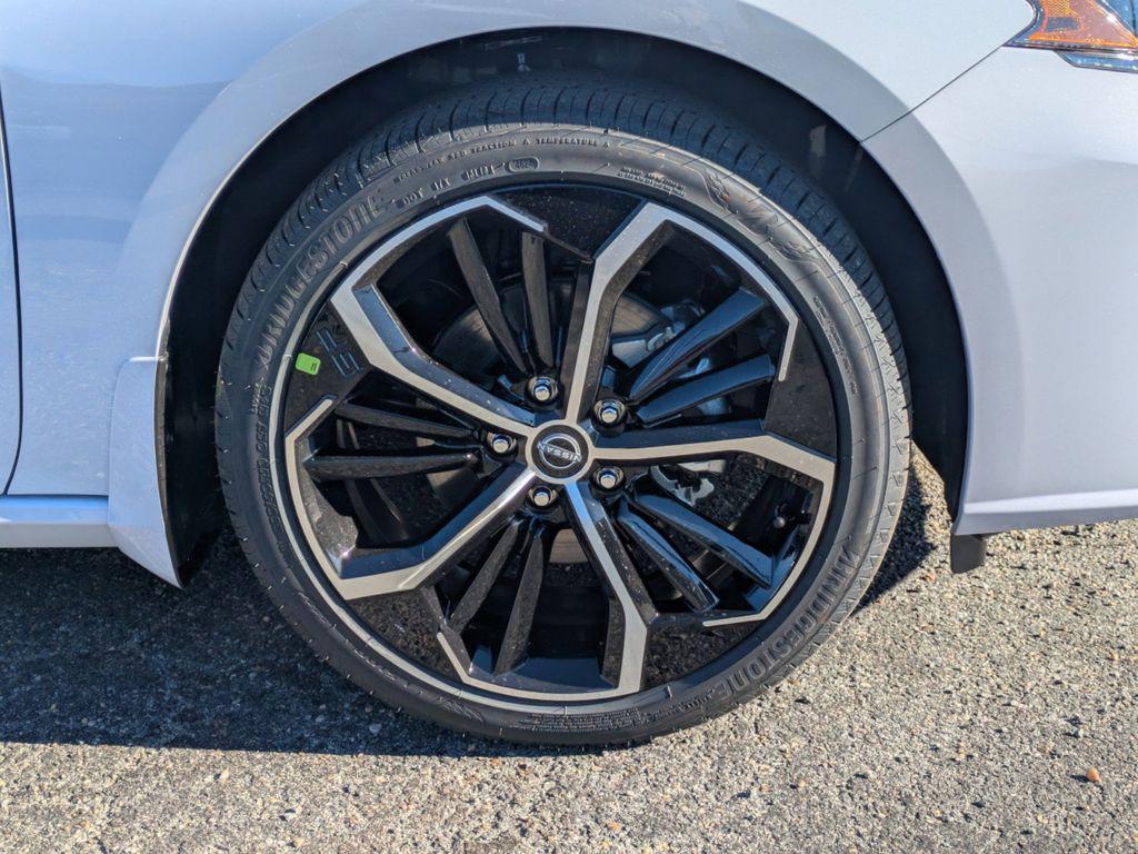 new 2025 Nissan Altima car, priced at $25,995