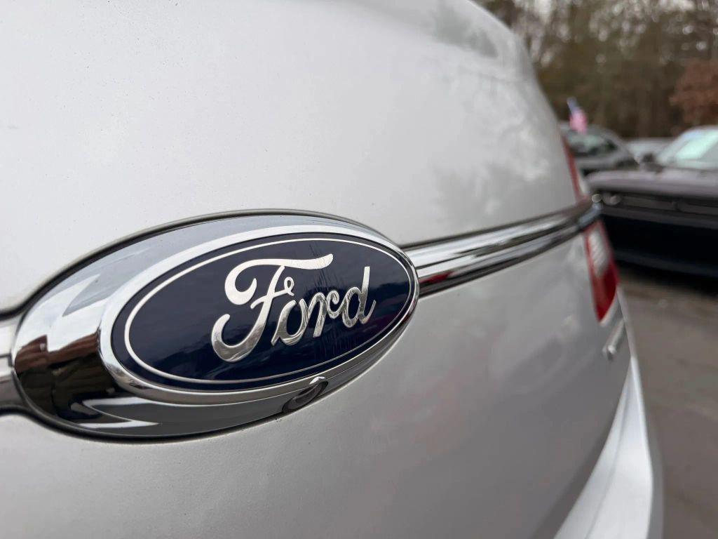 used 2016 Ford Taurus car, priced at $9,991