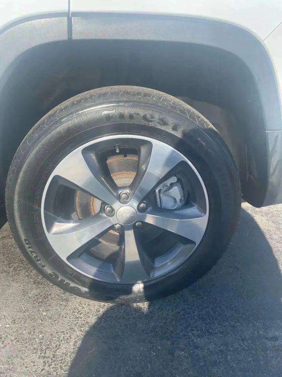 used 2019 Jeep Cherokee car, priced at $14,991