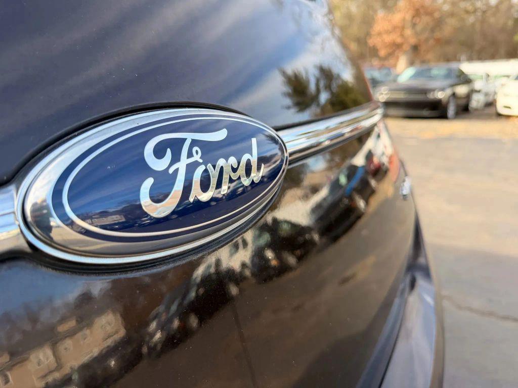 used 2013 Ford Taurus car, priced at $5,991