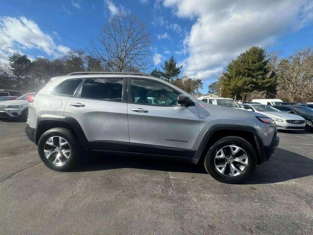 used 2016 Jeep Cherokee car, priced at $12,991