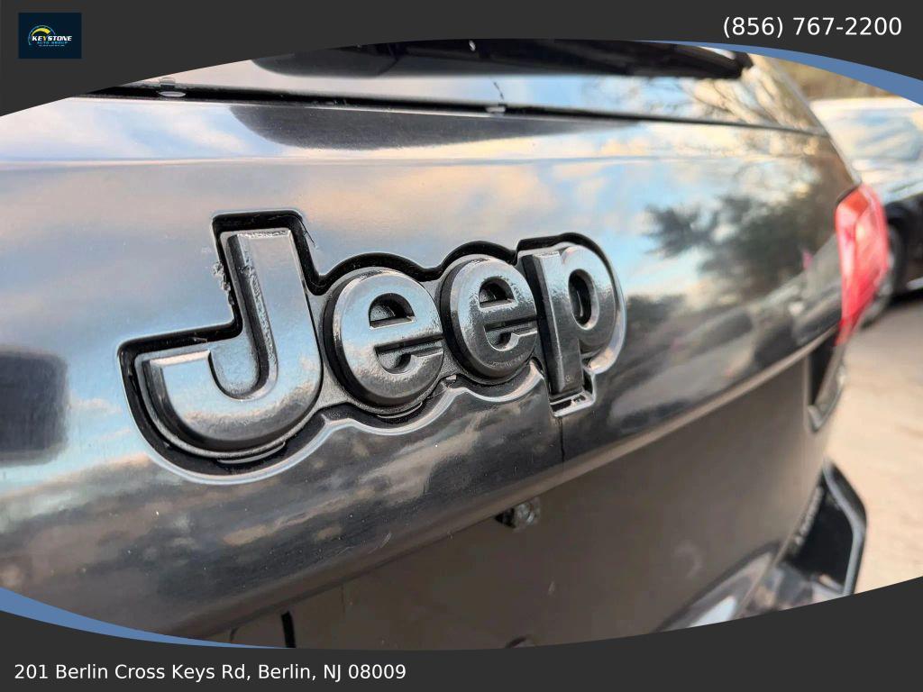 used 2017 Jeep Grand Cherokee car, priced at $12,892
