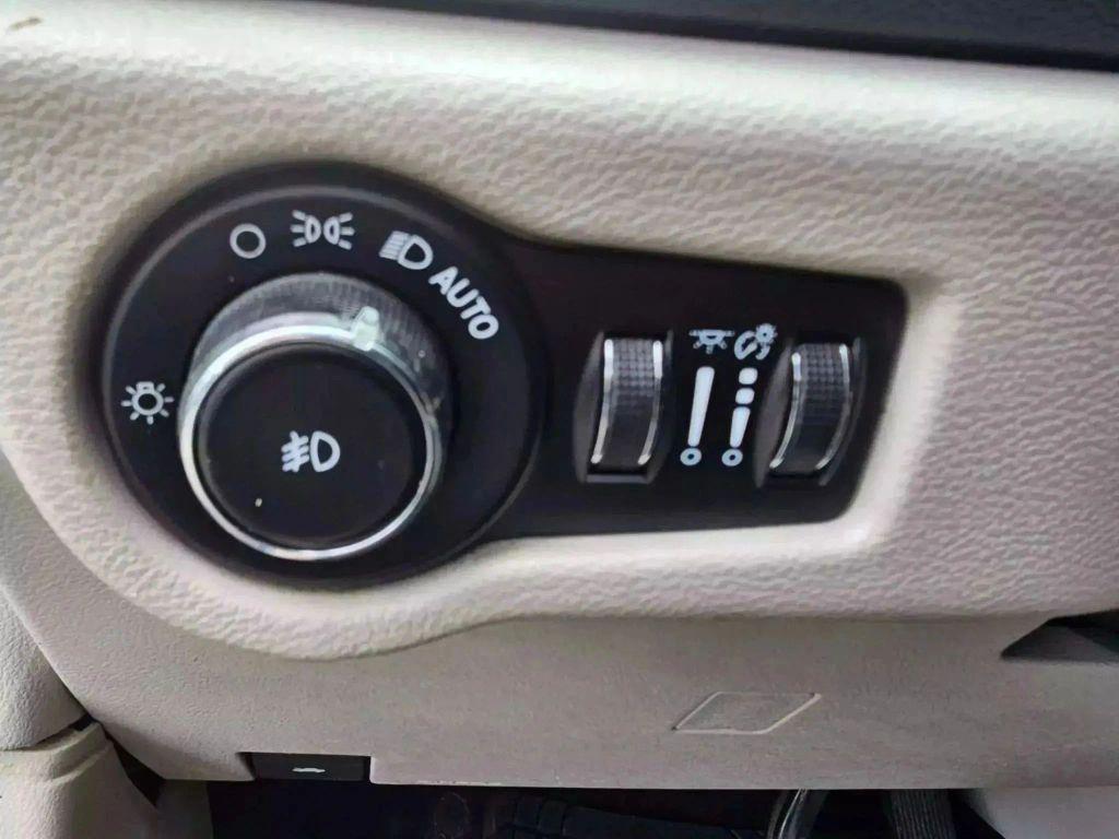 used 2018 Chrysler Pacifica car, priced at $11,920