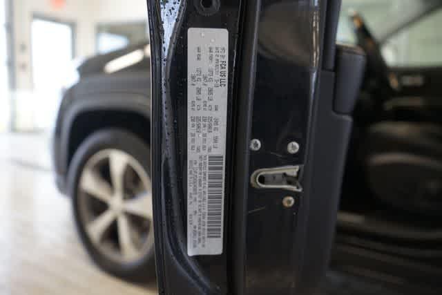 used 2019 Jeep Cherokee car, priced at $16,974