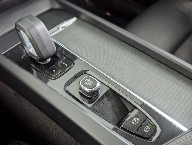 used 2023 Volvo XC60 car, priced at $31,200