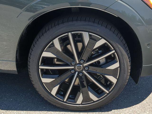 new 2026 Volvo XC60 Plug-In Hybrid car, priced at $80,605
