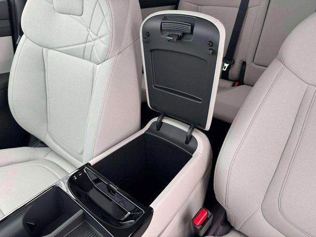 new 2026 Hyundai TUCSON Hybrid car, priced at $35,701