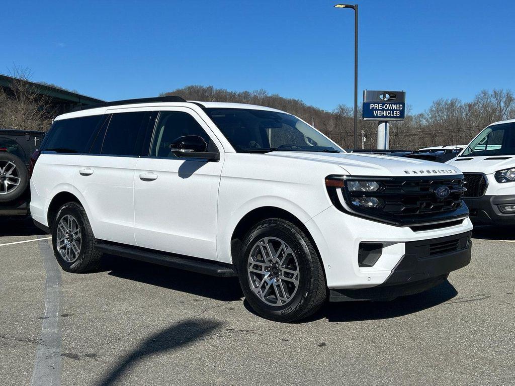 used 2025 Ford Expedition car, priced at $60,498