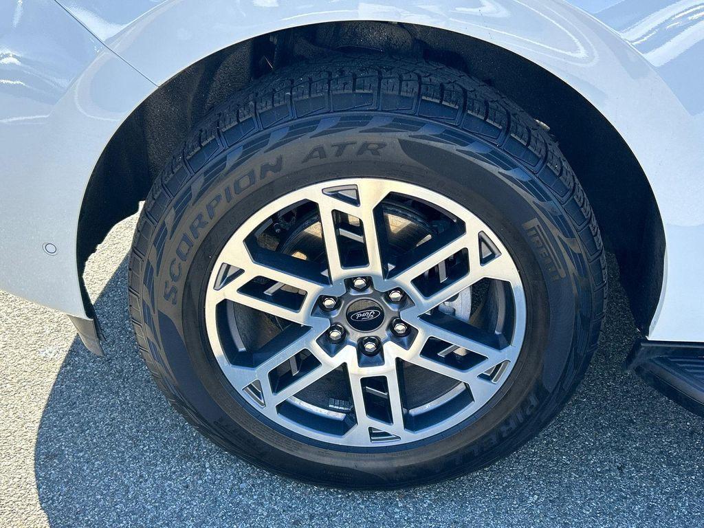 used 2025 Ford Expedition car, priced at $60,498