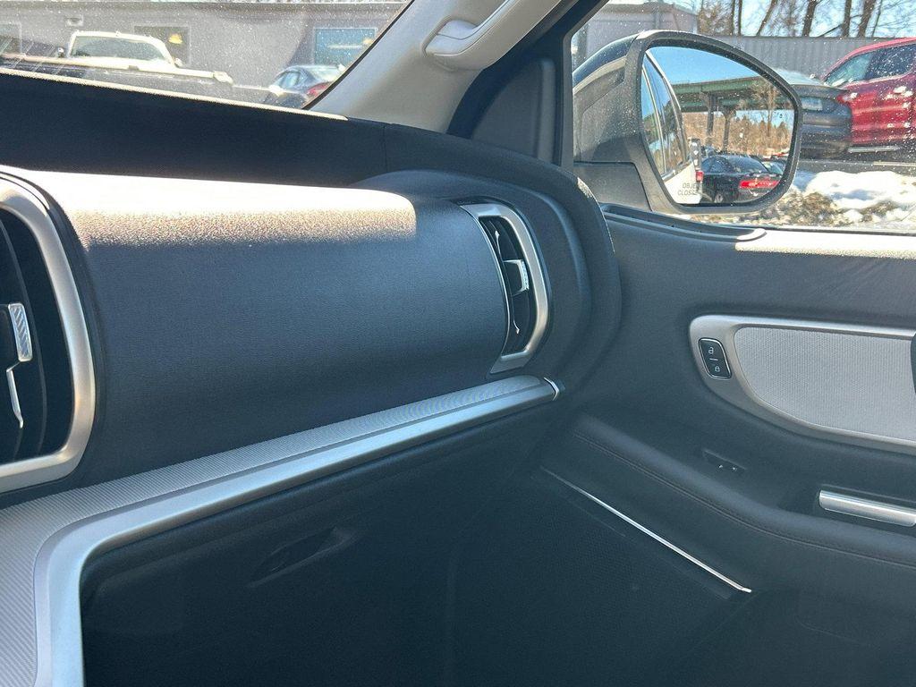 used 2025 Ford Expedition car, priced at $60,498