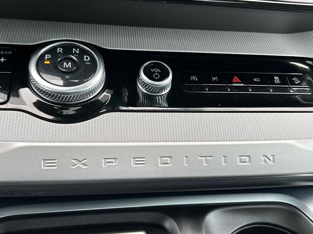 used 2025 Ford Expedition car, priced at $59,498