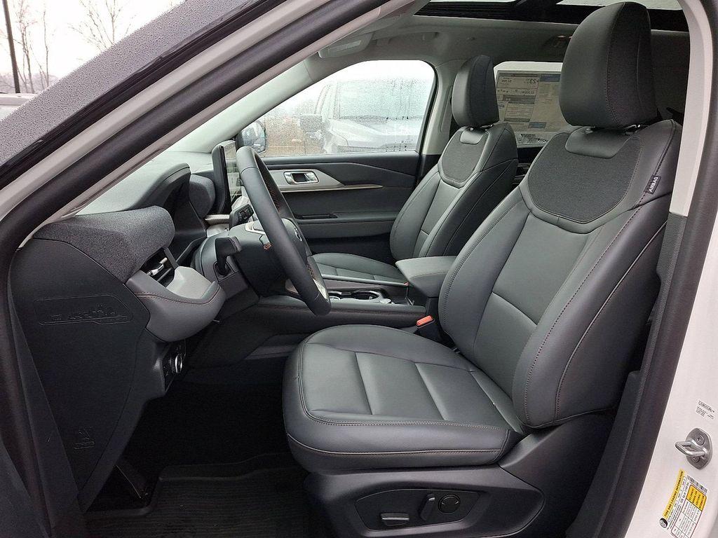 new 2025 Ford Explorer car, priced at $52,165