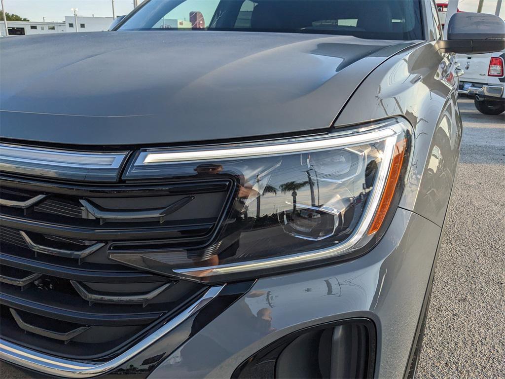 new 2026 Volkswagen Atlas Cross Sport car, priced at $47,417