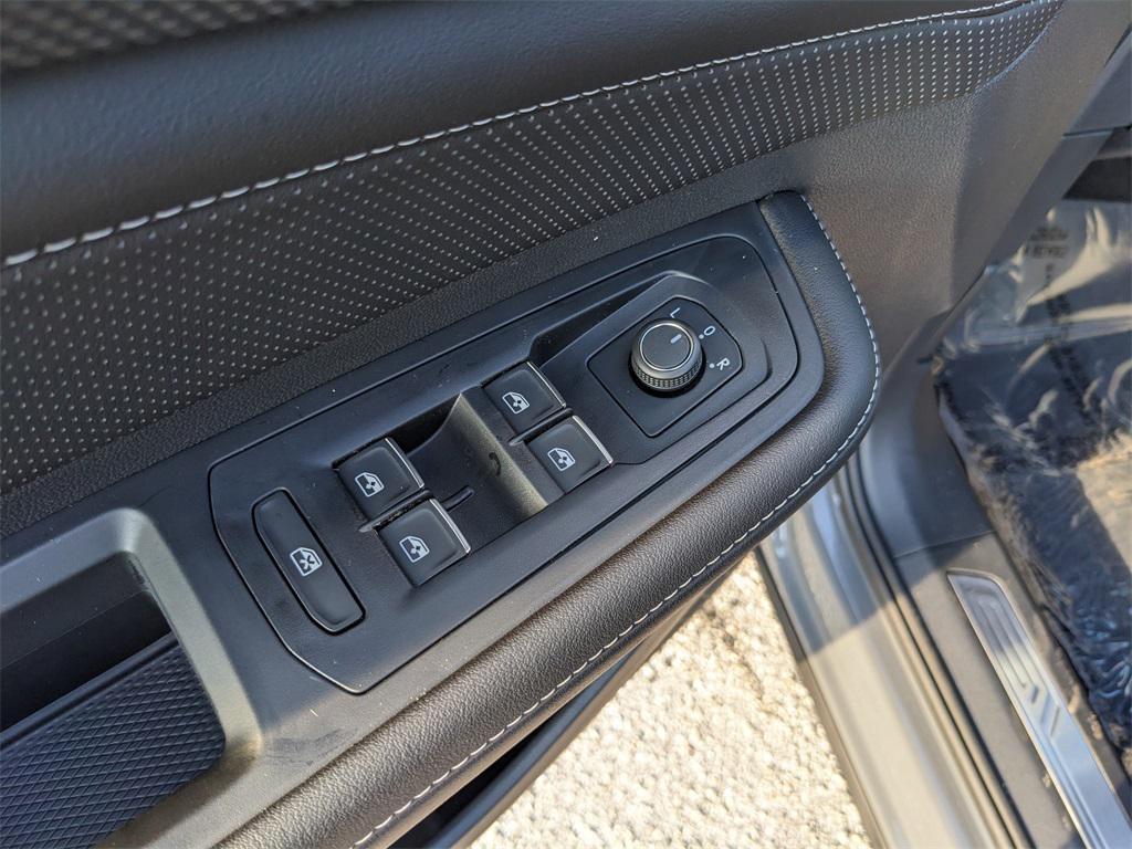 new 2026 Volkswagen Atlas Cross Sport car, priced at $47,417