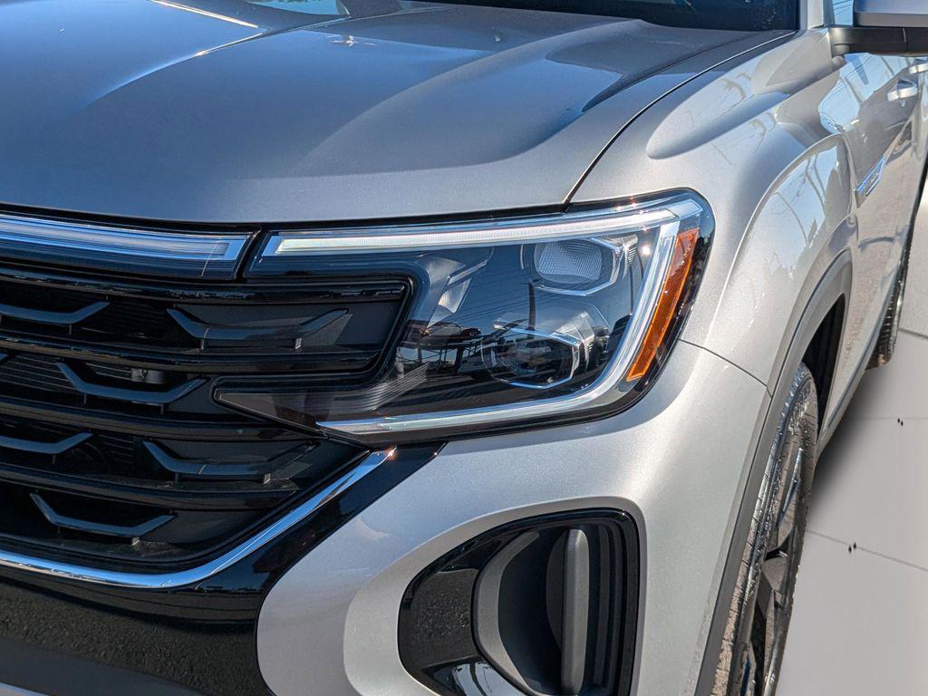 new 2026 Volkswagen Atlas Cross Sport car, priced at $43,406