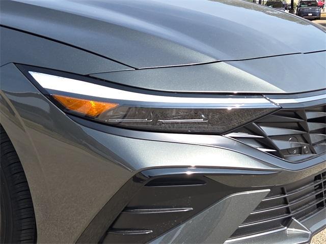 new 2025 Hyundai Elantra car, priced at $25,817