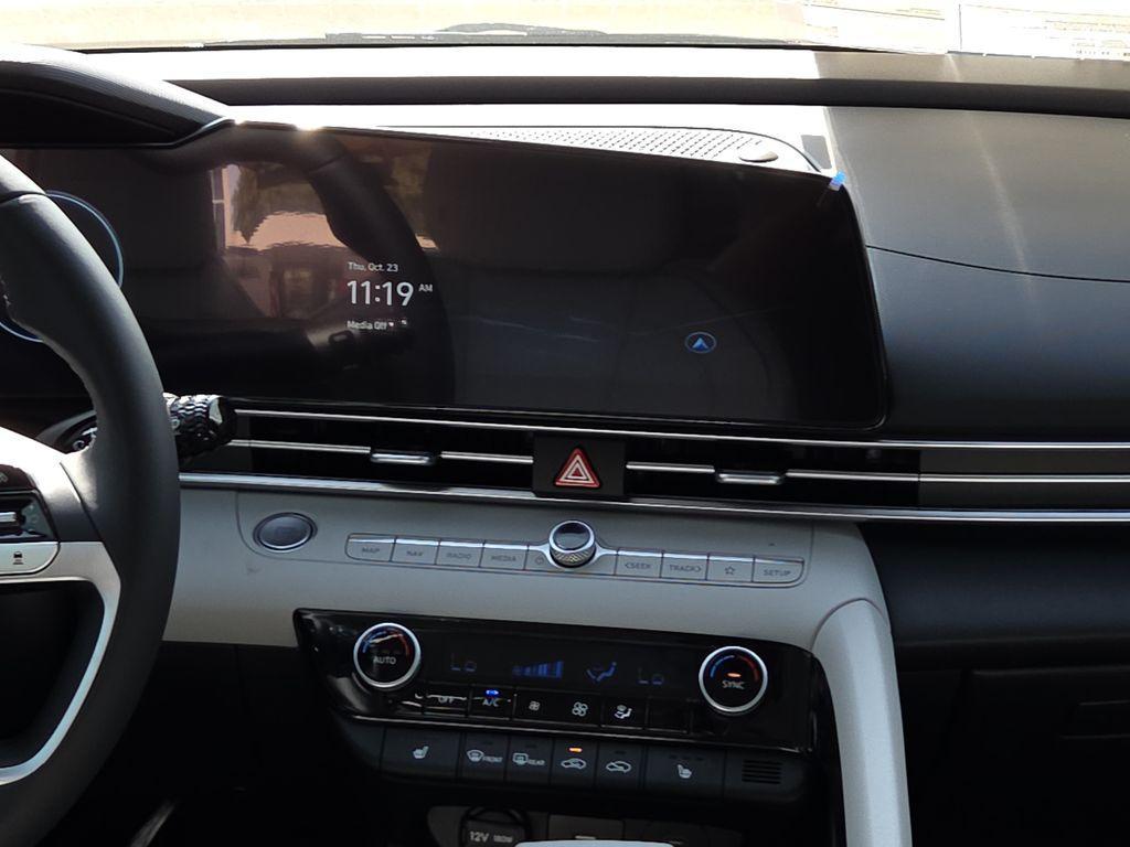 new 2025 Hyundai Elantra car, priced at $27,043