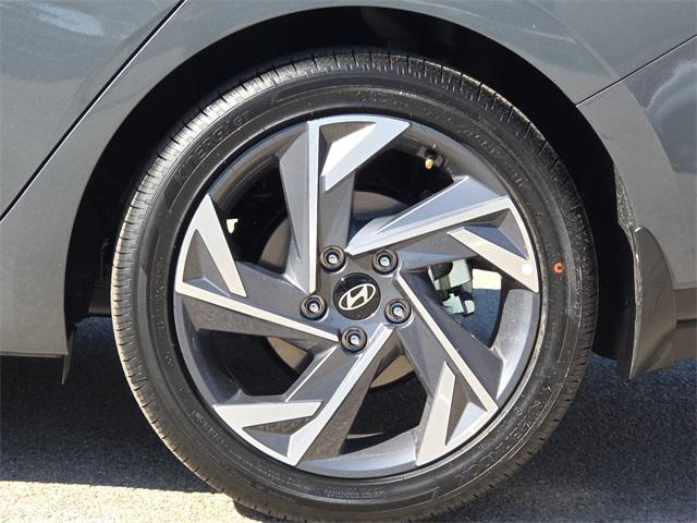 new 2025 Hyundai Elantra car, priced at $25,017