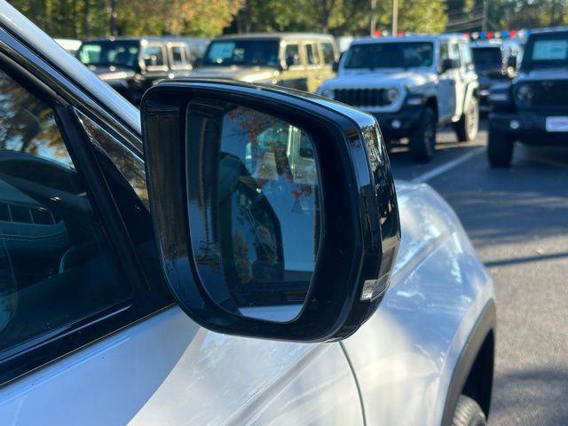 new 2025 Jeep Grand Cherokee car, priced at $45,156