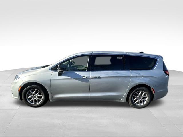 used 2024 Chrysler Pacifica car, priced at $29,590