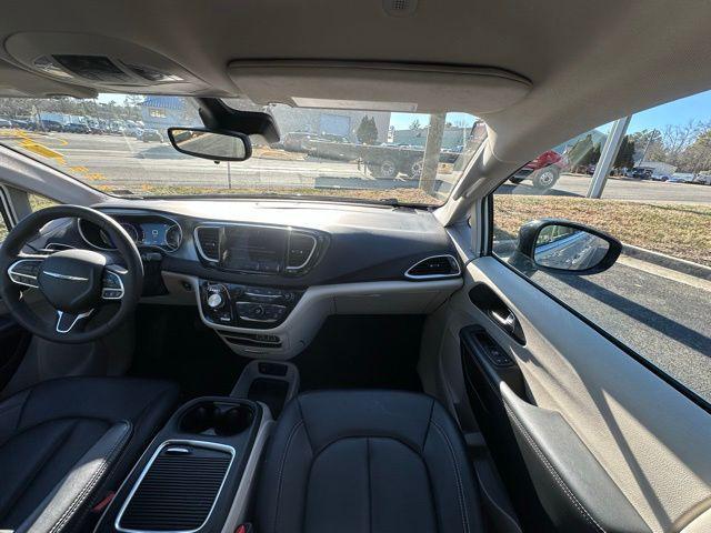 used 2024 Chrysler Pacifica car, priced at $29,590