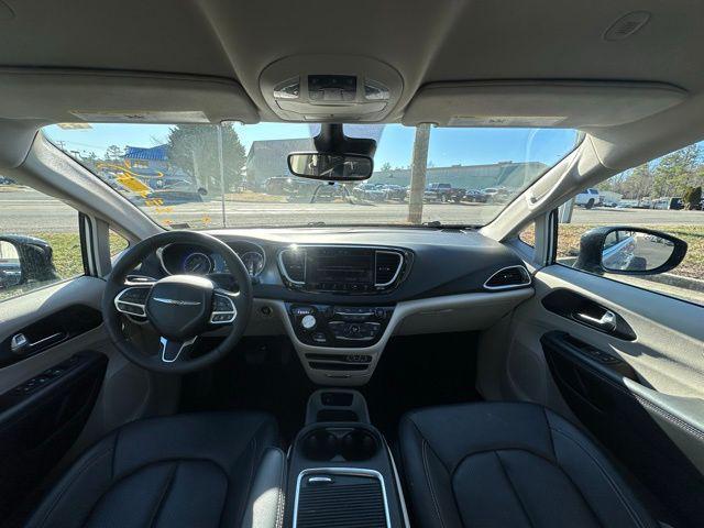 used 2024 Chrysler Pacifica car, priced at $29,590