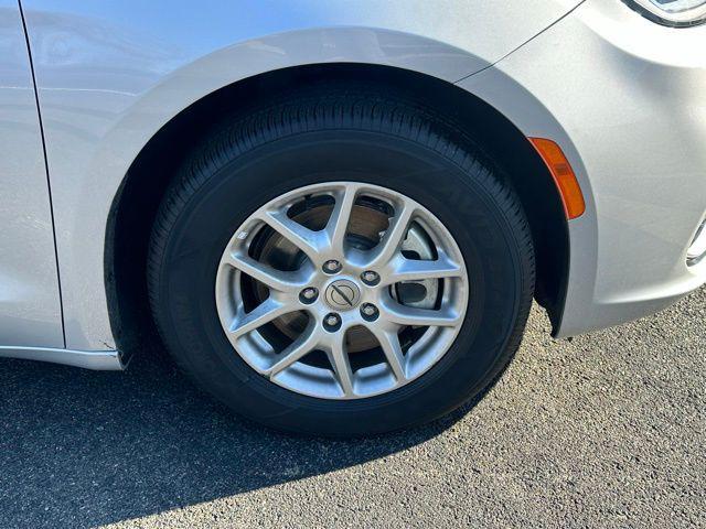 used 2024 Chrysler Pacifica car, priced at $29,590