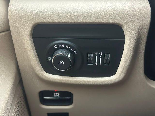 new 2025 Jeep Grand Cherokee car, priced at $44,558