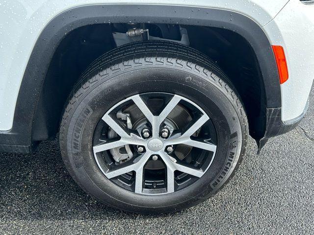used 2025 Jeep Grand Cherokee L car, priced at $40,290