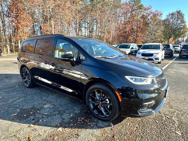 new 2026 Chrysler Pacifica car, priced at $48,789