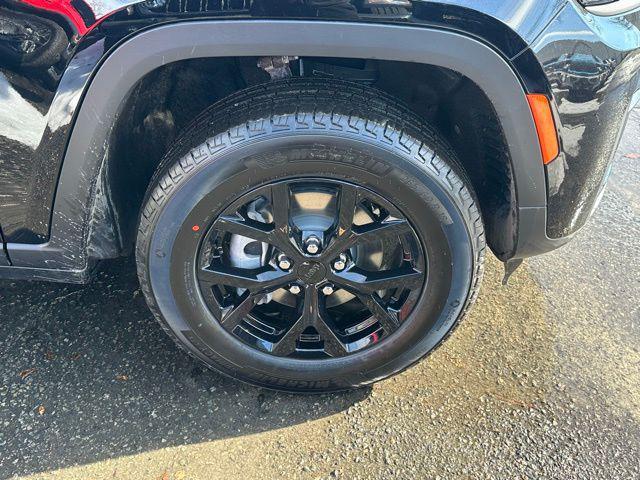 new 2026 Jeep Grand Cherokee car, priced at $47,026