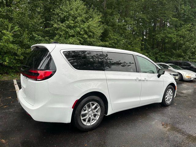 new 2026 Chrysler Pacifica car, priced at $38,994