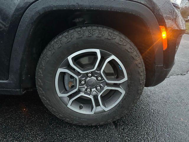 used 2022 Jeep Grand Cherokee 4xe car, priced at $27,490