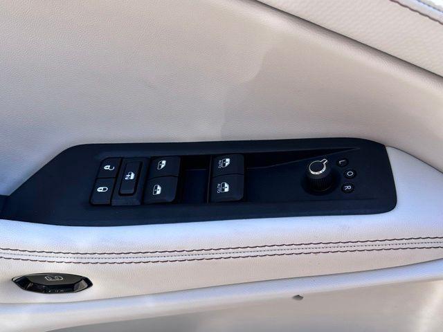 new 2026 Jeep Cherokee car, priced at $39,648