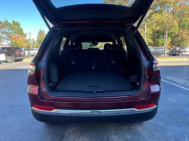 new 2025 Jeep Grand Cherokee car, priced at $38,989