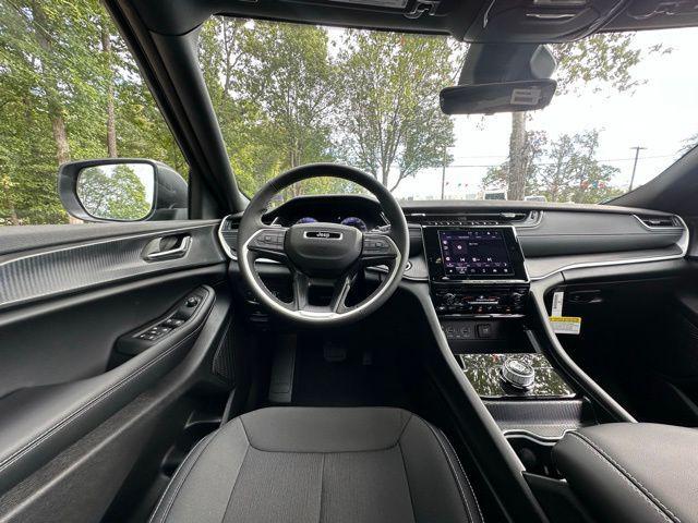 new 2025 Jeep Grand Cherokee car, priced at $39,808