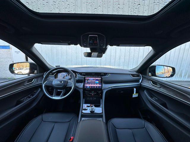 new 2025 Jeep Grand Cherokee L car, priced at $46,272