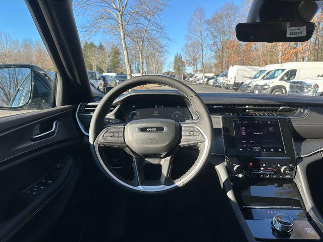 new 2025 Jeep Grand Cherokee car, priced at $42,814